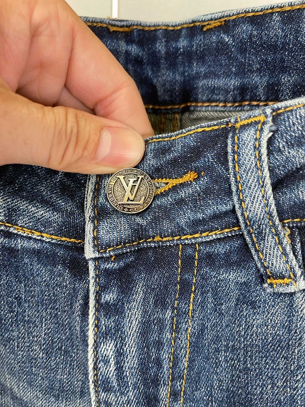 ブランドジーンズ着用イメージ